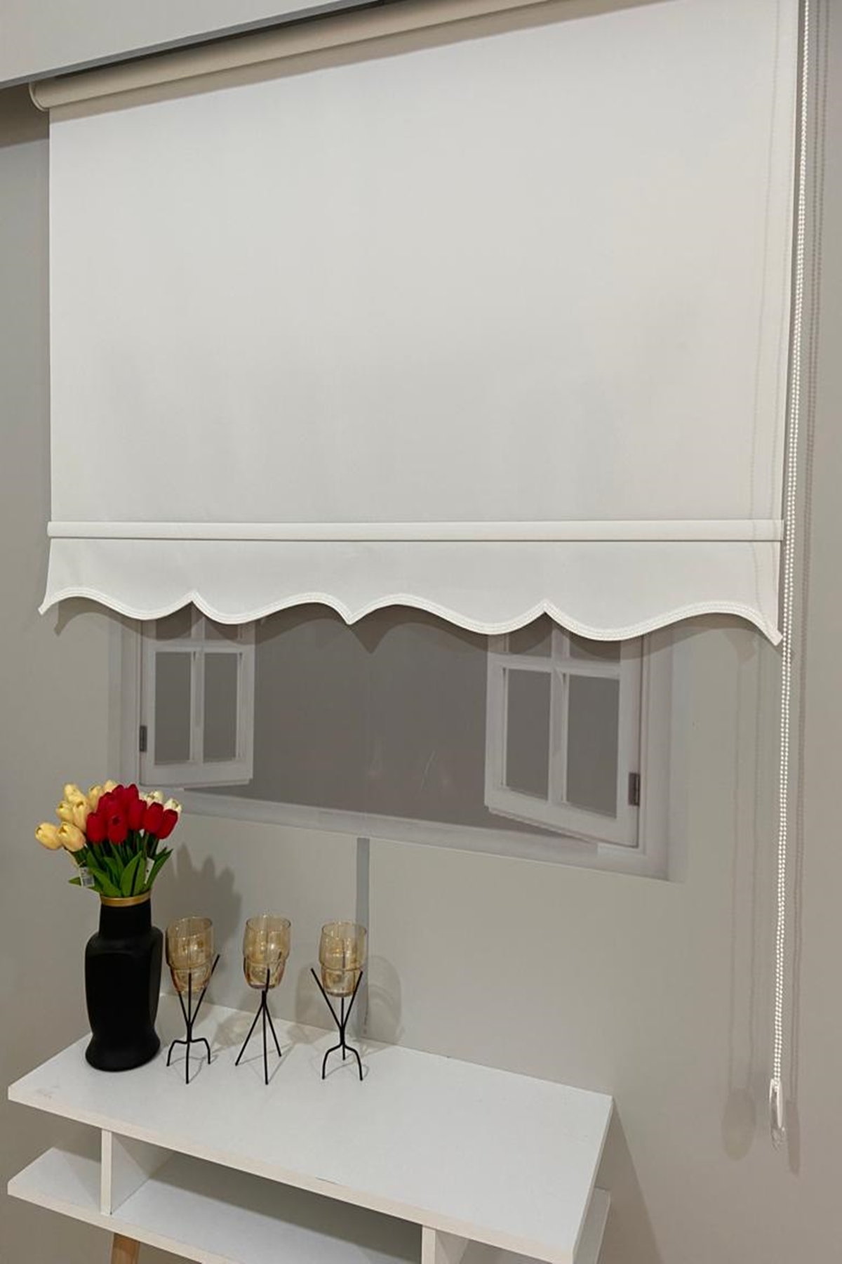 VP2200 Düz Beyaz Stor Perde Etek Dilimli