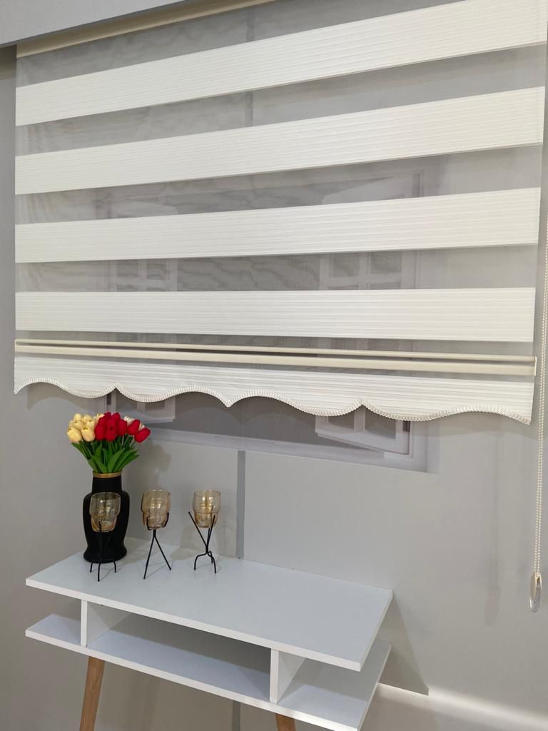 VP906 Geniş Pliseli Zebra Perde Ekru Etek Dilimli