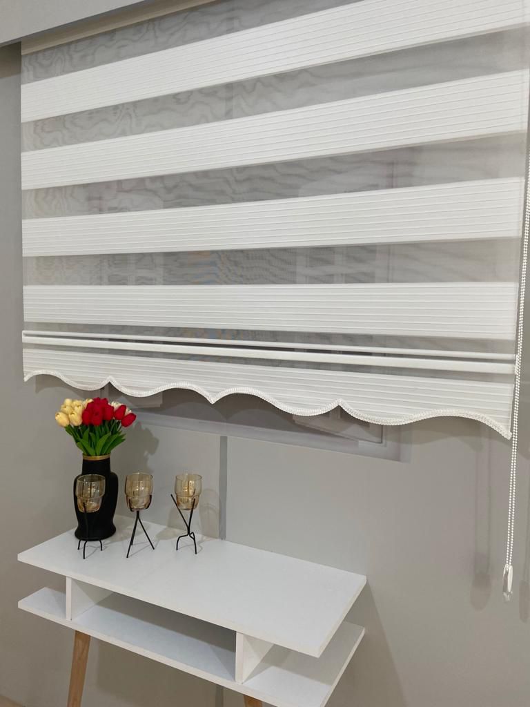 VP905 Geniş Pliseli Zebra Perde Beyaz Etek Dilimli