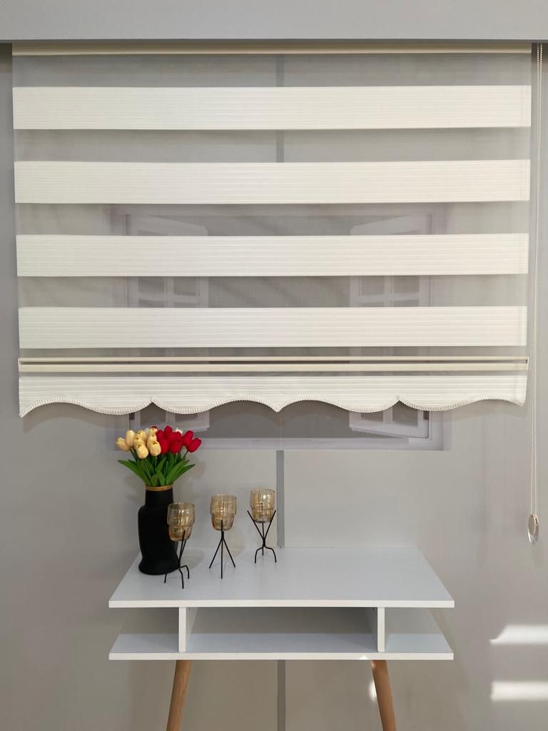 VP906 Geniş Pliseli Zebra Perde Ekru Etek Dilimli